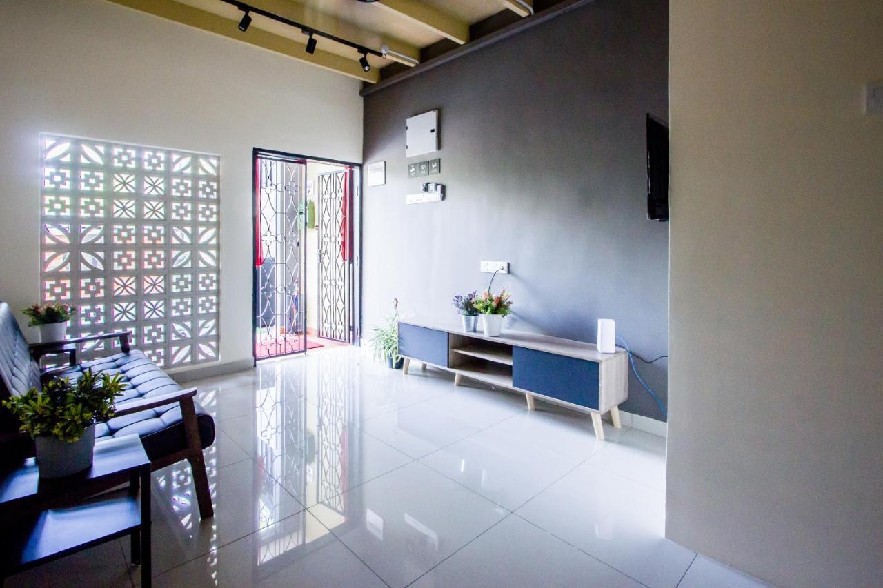 Explore 5Br Gardenhouse Retreats Butterworth Exterior foto