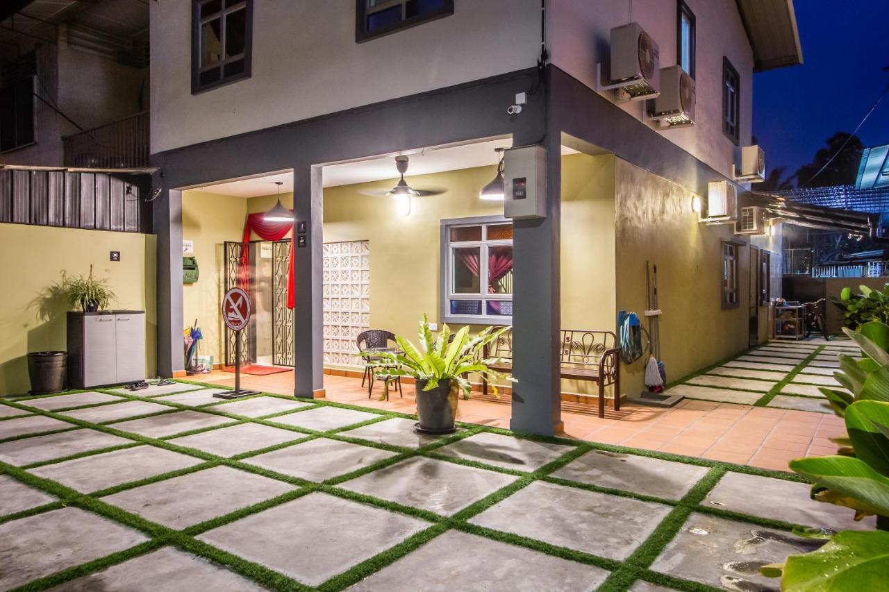 Explore 5Br Gardenhouse Retreats Butterworth Exterior foto